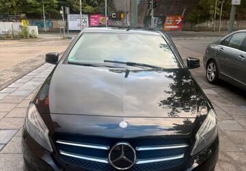 Mercedes-Benz A 180 176.506 km 7.000 &euro; Duisburg 47053