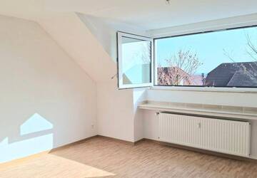 Recklinghausen-Suderwich! Renovierte, helle Dachgeschosswohnung in einem gepflegten Mehrfamilienhaus - Wohnung Recklinghausen Suderwich | Angebot:25959739