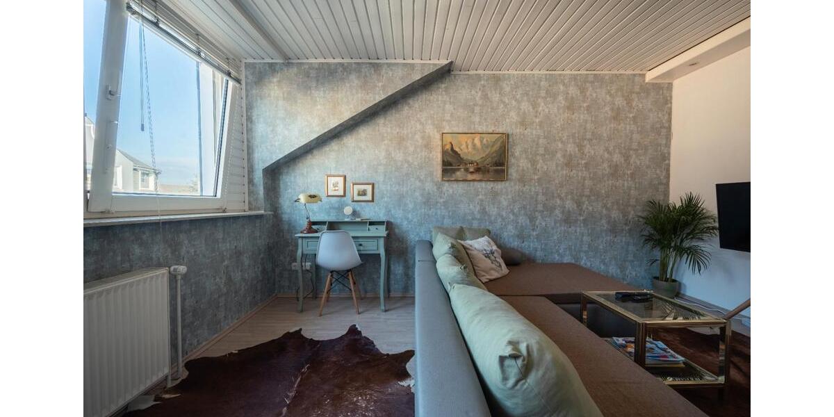 Dachgeschoßwohnung Essen Stadtbezirk VIII - 2 Zimmer, 65 m&sup2;, 1.100&euro; | Angebot:26149272