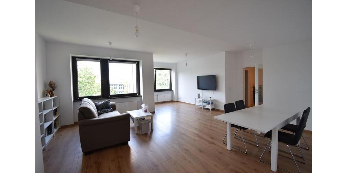 Etagenwohnung Düsseldorf Stadtbezirk 2 - 3 Zimmer, 106 m&sup2;, 1.600&euro; | Angebot:23457325