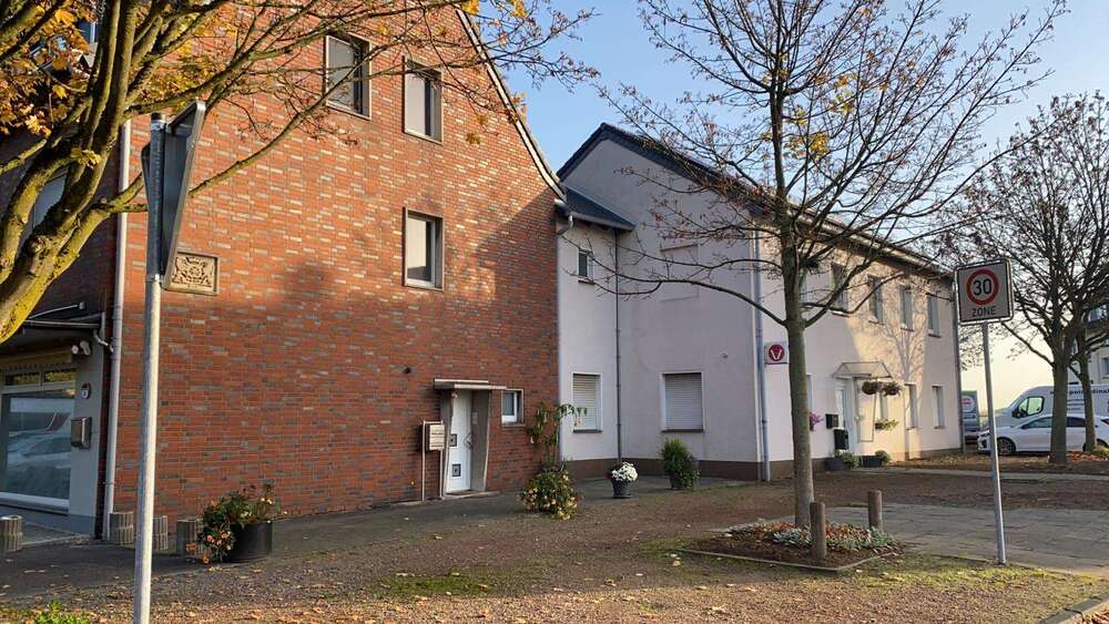 Etagenwohnung Dinslaken Hiesfeld - 3 Zimmer, 75 m&sup2;, 518&euro; | Angebot:26986220