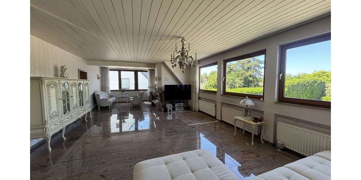 Etagenwohnung Düsseldorf Stadtbezirk 5 - 3 Zimmer, 140 m&sup2;, 1.300&euro; | Angebot:27167370
