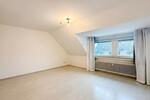 Dachgeschoßwohnung Krefeld Hülser Berg - 3 Zimmer, 57 m&sup2;, 695&euro; | Angebot:26365970
