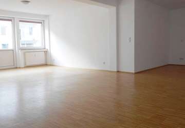 Wohnung Düsseldorf Stadtmitte - 1 Zimmer, 81 m&sup2;, 850&euro; | Angebot:27131018