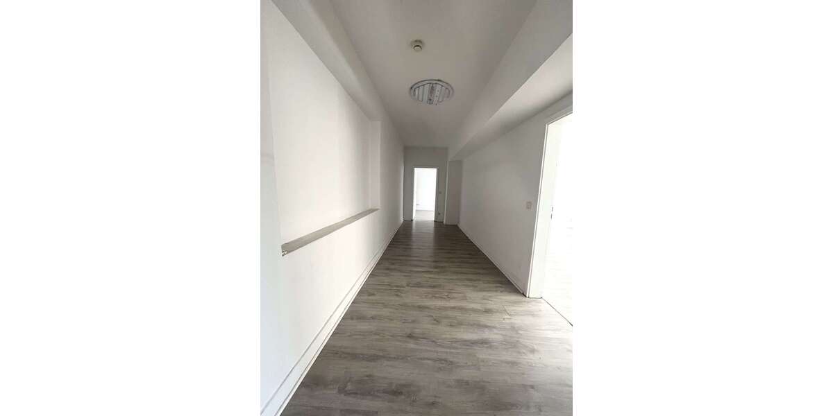 Etagenwohnung Duisburg Altstadt - 3 Zimmer, 111 m&sup2;, 610&euro; | Angebot:27127742